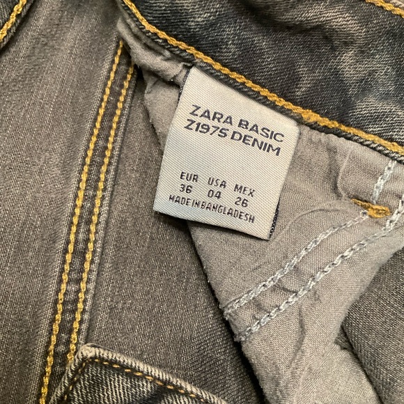 Zara Basic Denim Jeans, Faded Black, Distressed w/ Holes Raw Hem, 5-Pocket, Sz 4 - Picture 5 of 15